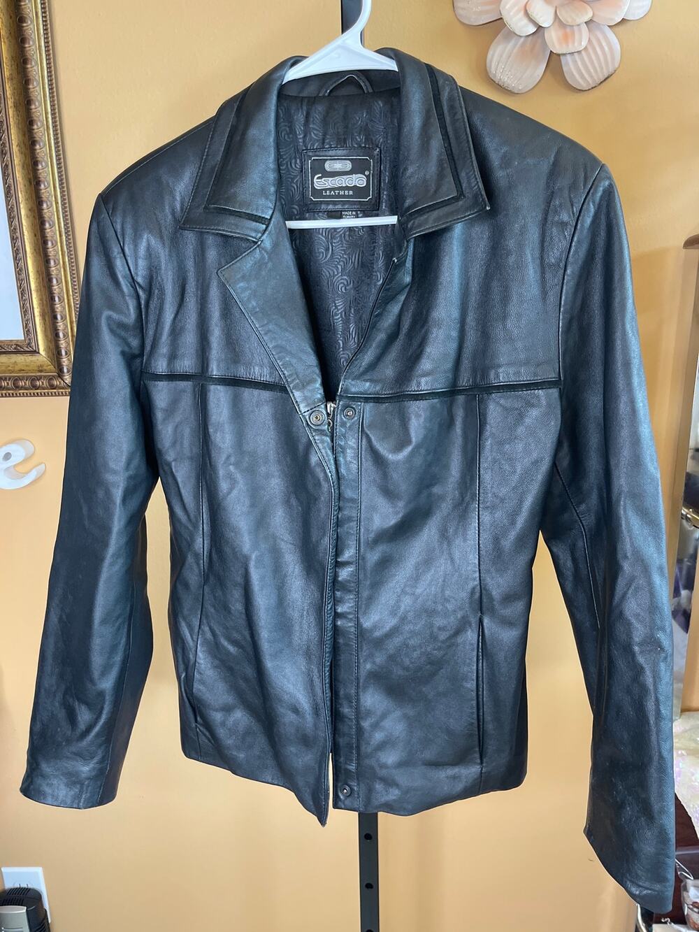 Escado Lamb Leather Vintage women’s large black jacket
